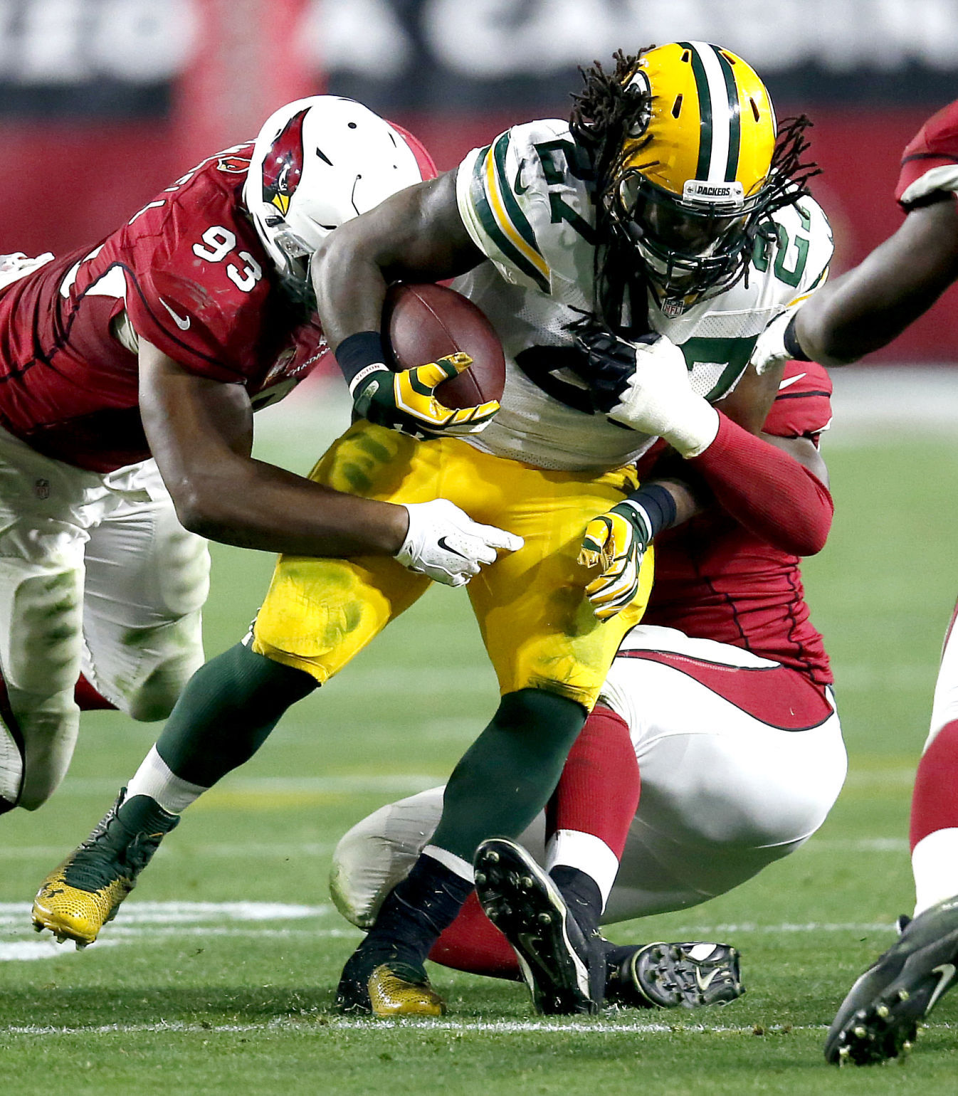 Eddie Lacy runs against Arizona, AP photo